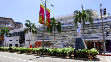 Beverly Hills, California - 18 Temmuz 2024: Rodeo Drive, Beverly Hills 'deki moda mağazaları