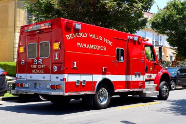 Beverly Hills, California - 18 Temmuz 2024: BEVERLY HILLS İtfaiye Ambulans Aracı