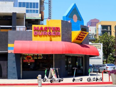 Los Angeles, Kaliforniya - 11 Mayıs 2024: 1001 S Broadway 'de bulunan usta BURGER Restoranı