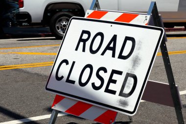 Los Angeles, Kaliforniya - 11 Mayıs 2024: Yol İşareti: Yol Kapalı