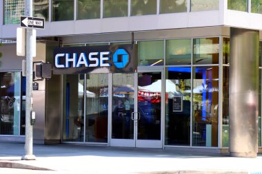 Los Angeles, California - 11 Mayıs 2024: CHASE BANK, Amerikan çok uluslu yatırım bankası, mevduat hesabı ve Mali Hizmetler