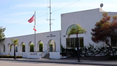 Azusa, California - 13 Mayıs 2024: Azusa Polis Departmanı 725 N Alameda Bulvarı, Azusa