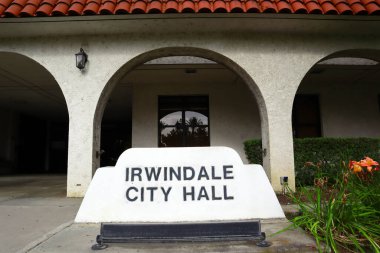 Irwindale, LA County, California - 17 Haziran 2024: 5050 N Irwindale Bulvarı 'nda bulunan Irwindale Belediye Binası
