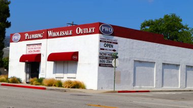 Monrovia, LA County, California - 19 Mayıs 2024: PWO Tesisat Toptan Tesisat, Toptan self servis Tesisat Malzemeleri Deposu