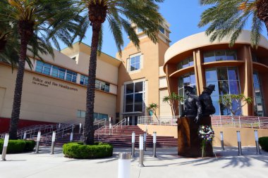 Burbank, California - 18 Haziran 2024: Burbank Polis Merkezi 200 N. 3. Cadde, Burbank, Kaliforniya