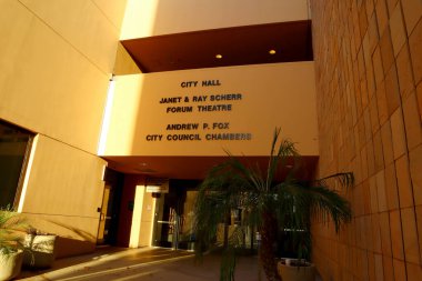 Thousand Oaks, Ventura County, Kaliforniya - 24 Haziran 2024 Thousand Oaks Belediye Binası 2100 Thousand Oaks Bulvarı, Thousand Oaks Bulvarı, Thousand Oaks