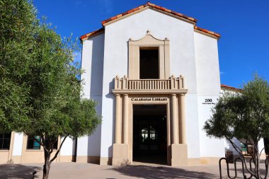 Calabasas, LA County, California - 24 Haziran 2024: Calabasas Şehir Kütüphanesi 