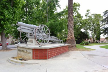 Sierra Madre, LA County, California - 9 Haziran 2024: Sierra Madre Memorial Park, Sierra Madre sakinlerine adanmış bir halk parkı.