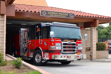 Sierra Madre, LA County, California - 9 Haziran 2024: Sierra Madre İtfaiye Merkezi 41