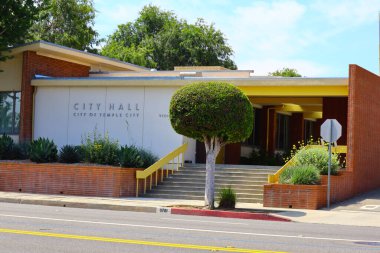 Temple City, California - 9 Haziran 2024: 9701 E Las Tunas, Temple City 'de bulunan belediye binası