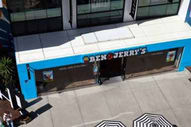 Hollywood, Los Angeles, California - 8 Mart 2025 BEN and JERRY 's American Company' nin dondurma, donmuş yoğurt ve şerbet üretimi