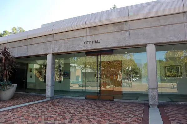 San Dimas (Los Angeles County), Kaliforniya - 1 Şubat 2025: San Dimas Belediye Binası, 245 E Bonita Bulvarı 'nda yer almaktadır.