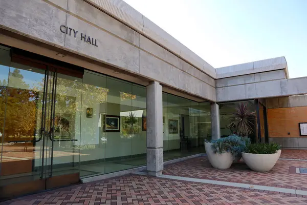 San Dimas (Los Angeles County), Kaliforniya - 1 Şubat 2025: San Dimas Belediye Binası, 245 E Bonita Bulvarı 'nda yer almaktadır.