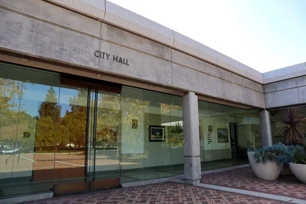 San Dimas (Los Angeles County), Kaliforniya - 1 Şubat 2025: San Dimas Belediye Binası, 245 E Bonita Bulvarı 'nda yer almaktadır.