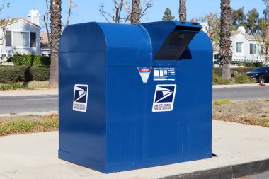 San Dimas, Kaliforniya - 1 Şubat 2025: ABD Posta Servisi Posta Kutusu