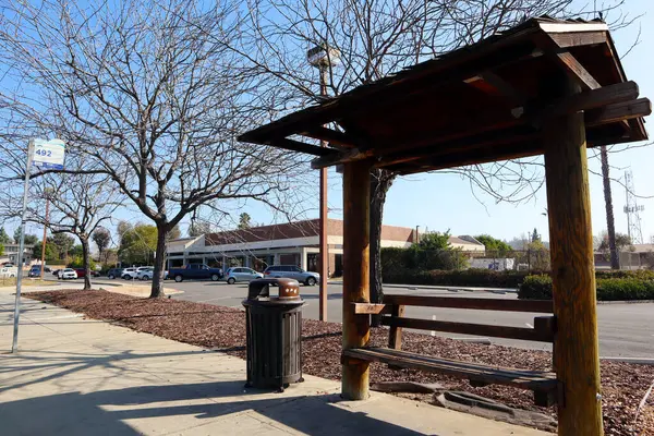 San Dimas, Kaliforniya - 1 Şubat 2025 Foothill Transit Otobüs Durağı