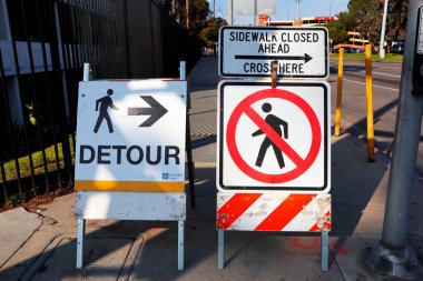 Yol İşaretleri: Kaldırımlı Kapalı Yol İşaretleri