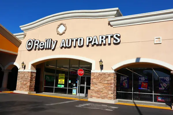 Norwalk, California - 16 Ocak 2025: O 'Reilly Oto Parça Mağazası dış, oto yedek parça satıcısı