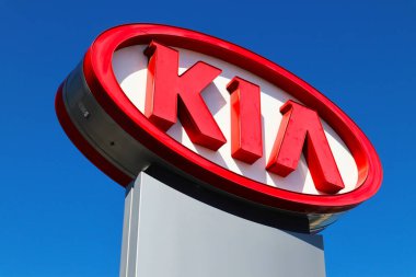 Glendale, California - 8 Mart 2025: KIA Araba Galerisi Dış İşareti