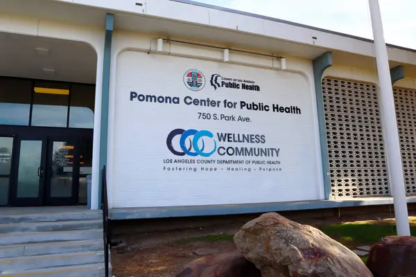 Pomona, California - 20 Aralık 2024: Pomona Halk Sağlığı Merkezi 750 S. Park Bulvarı 'nda yer almaktadır..