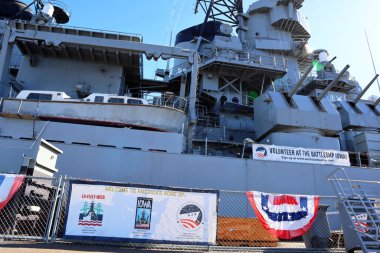 San Pedro, Los Angeles, Kaliforniya Limanı - 13 Ocak 2025: USS Iowa Savaş Gemisi Detaylı Görünümü