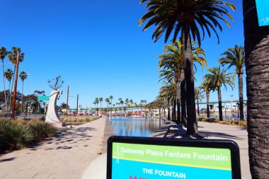 San Pedro, Los Angeles Limanı, Kaliforniya - 13 Ocak 2025 Gateway Plaza Fanfare Fountain