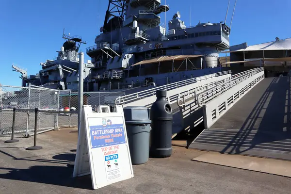 San Pedro, Los Angeles, Kaliforniya Limanı - 13 Ocak 2025: USS Iowa Müzesi Girişi