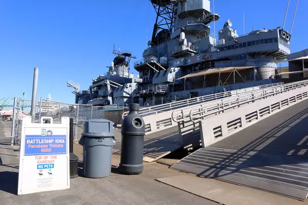 San Pedro, Los Angeles, Kaliforniya Limanı - 13 Ocak 2025: USS Iowa Müzesi Girişi