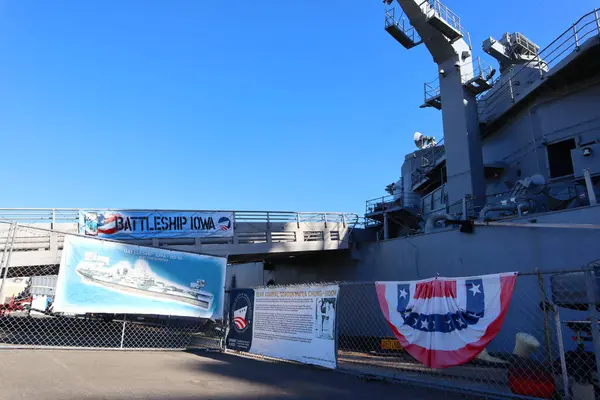San Pedro, Los Angeles, Kaliforniya Limanı - 13 Ocak 2025: USS Iowa Savaş Gemisi Detaylı Görünümü