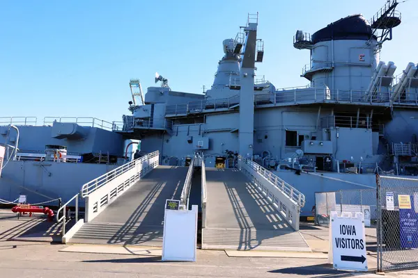 San Pedro, Los Angeles, Kaliforniya Limanı - 13 Ocak 2025: USS Iowa Müzesi Girişi