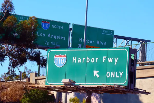 San Pedro, Los Angeles, Kaliforniya Limanı - 13 Ocak 2025: Harbor Fwy Otoyolu 110 Kuzey Otobanı