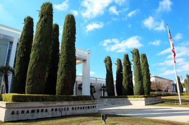 Alhambra, LA County, California - 29 Ocak 2025: Alhambra Emniyet Müdürlüğü Binası Dış Görünümü