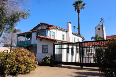 San Fernando, California - 10 Şubat 2025: Lopez Adobe Geronimo Lopez 'in tarihi evi 1100 Pico Caddesi' nde yer almaktadır.