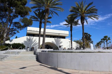 Carson, California - 19 Şubat 2025: Carson Belediye Binası Dış İşleri - Yerel Topluma Hizmet eden Hükümet Binası