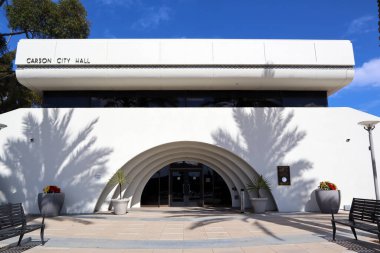 Carson, California - 19 Şubat 2025: Carson Belediye Binası Dış İşleri - Yerel Topluma Hizmet eden Hükümet Binası