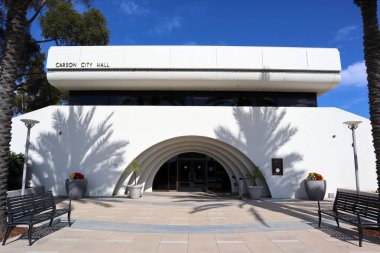 Carson, California - 19 Şubat 2025: Carson Belediye Binası Dış İşleri - Yerel Topluma Hizmet eden Hükümet Binası