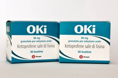 Roma, İtalya - 4 Ekim 2025: Oki 80 mg Granulate ve Oral Drops Ketoprofen lysin tuz Dompe Farmaceutici. Ağrı kesici ve iltihap tedavisi için kullanılan iltihap.