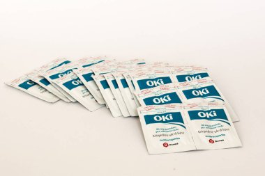 Roma, İtalya - 4 Ekim 2025: Oki 80 mg Granulate ve Oral Drops Ketoprofen lysin tuz Dompe Farmaceutici. Ağrı kesici ve iltihap tedavisi için kullanılan iltihap.