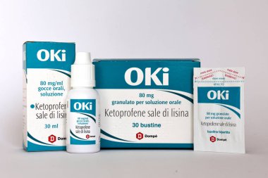 Roma, İtalya - 4 Ekim 2025: Oki 80 mg Granulate ve Oral Drops Ketoprofen lysin tuz Dompe Farmaceutici. Ağrı kesici ve iltihap tedavisi için kullanılan iltihap.