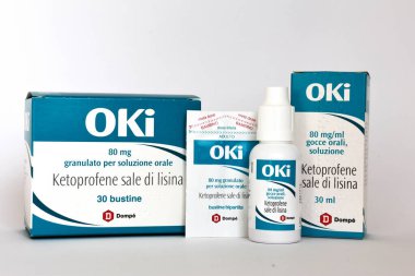 Roma, İtalya - 4 Ekim 2025: Oki 80 mg Granulate ve Oral Drops Ketoprofen lysin tuz Dompe Farmaceutici. Ağrı kesici ve iltihap tedavisi için kullanılan iltihap.