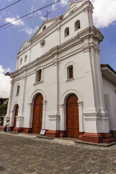 リオネグロ コロンビア市の古い教会は — ストック写真