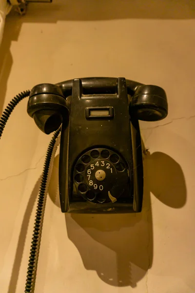 Старый Телефон Фоне Черного Телефона — стоковое фото