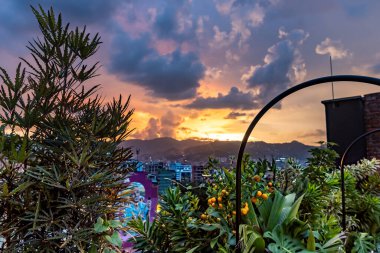 Gökyüzü bulutlu Medellin, Kolombiya 'da