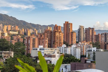Gökyüzü bulutlu Medellin, Kolombiya 'da