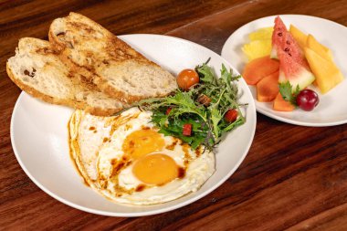 Kolombiya otelinde nefis bir kahvaltı.