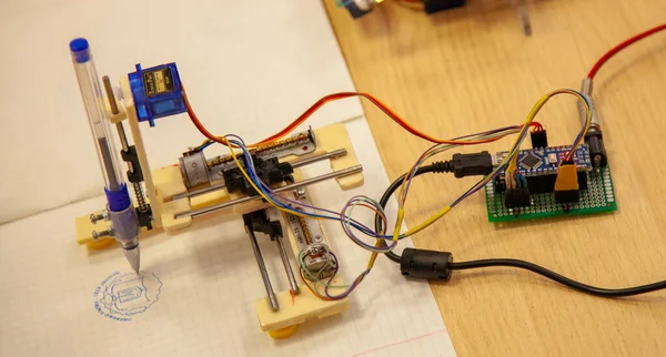 Elektronik devre kartının yakın çekim görüntüsü