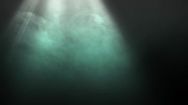 Koyu arkaplanda sigara iç