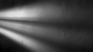 Siyah ve beyaz arkaplanda spot ışıkları