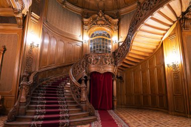 Klasik Sarmal Bilim Adamları Evi, Lviv, Ukrayna, Batı Ukrayna, klasik ahşap merdivenli giriş salonu..