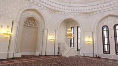 Büyük ve Modern Cami 'nin içinde - Azerbaycan, Bakü
